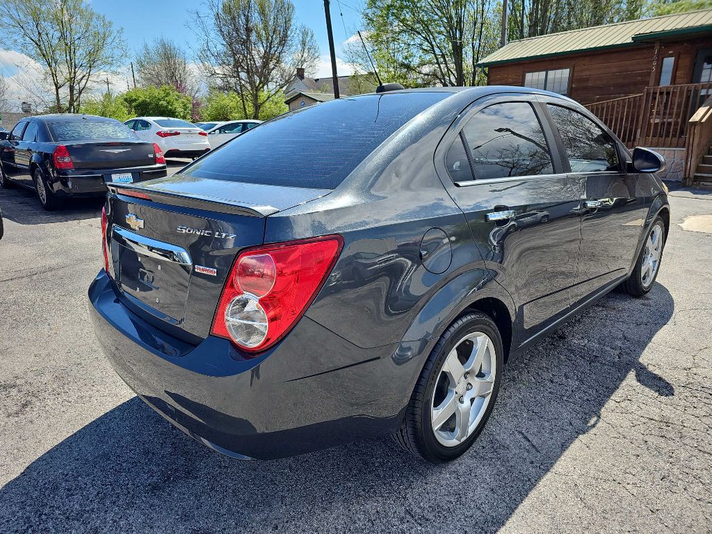 2016 Chevrolet Sonic Image 6