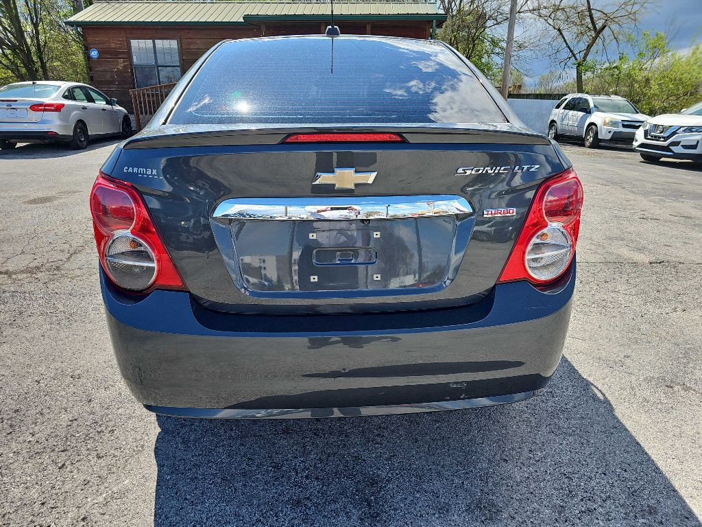 2016 Chevrolet Sonic Image 8