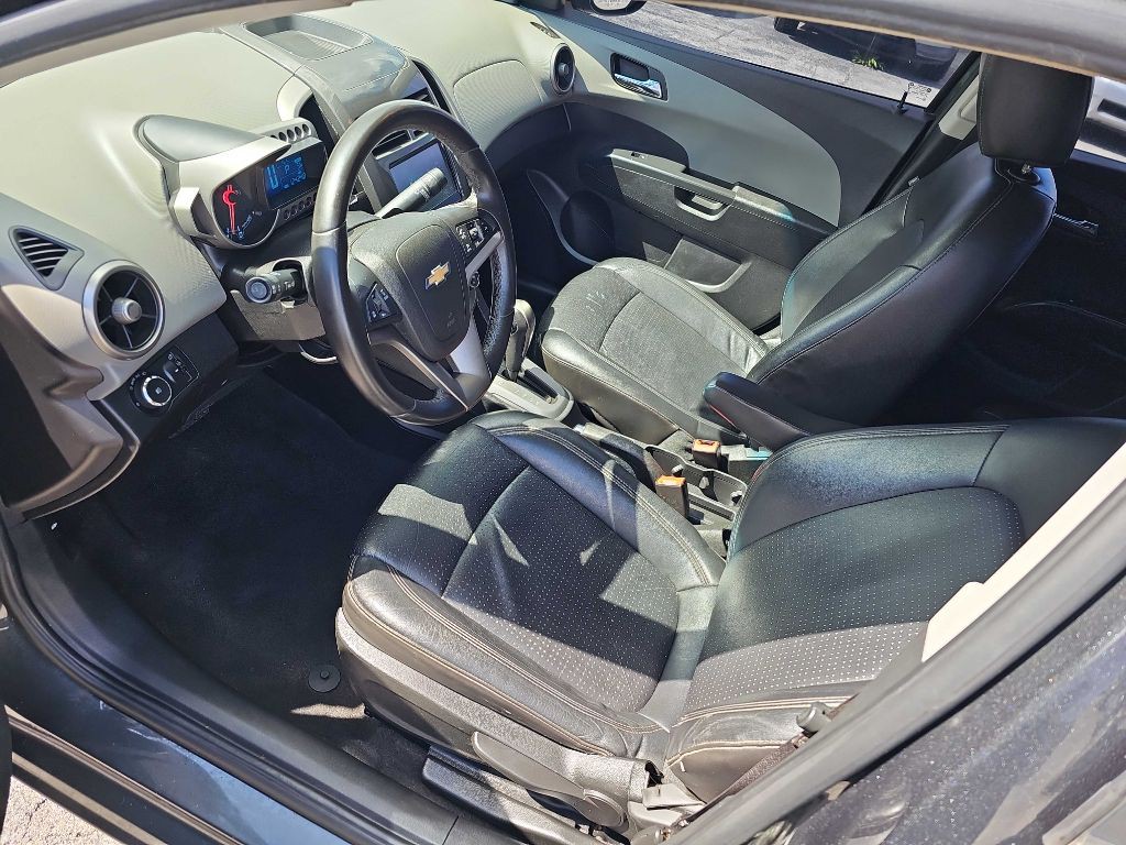 2016 Chevrolet Sonic Image 17