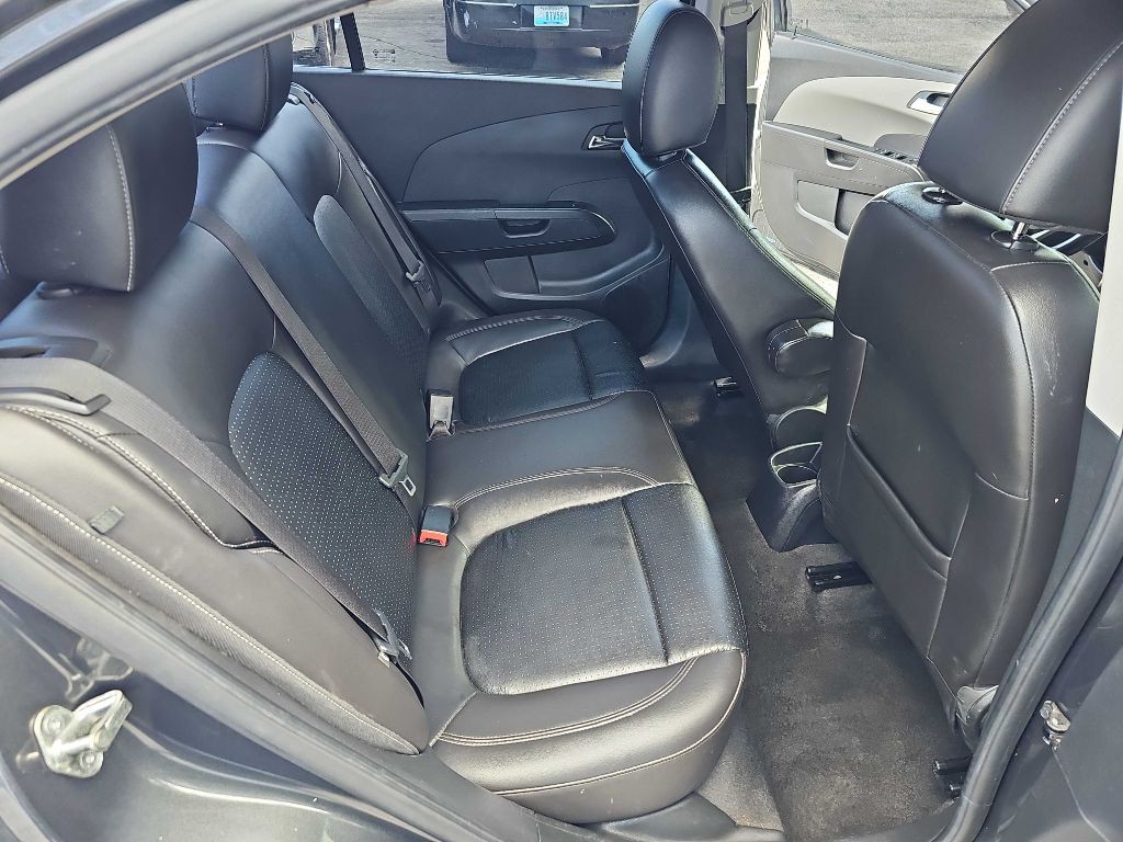 2016 Chevrolet Sonic Image 21