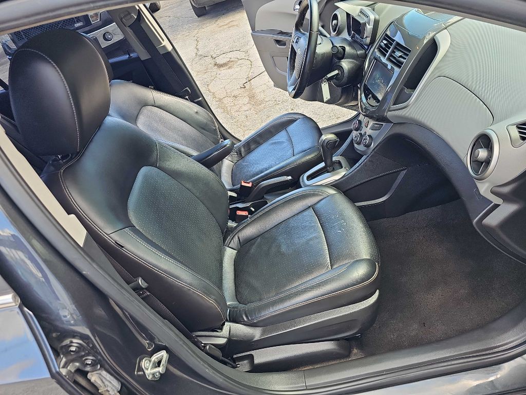 2016 Chevrolet Sonic Image 22