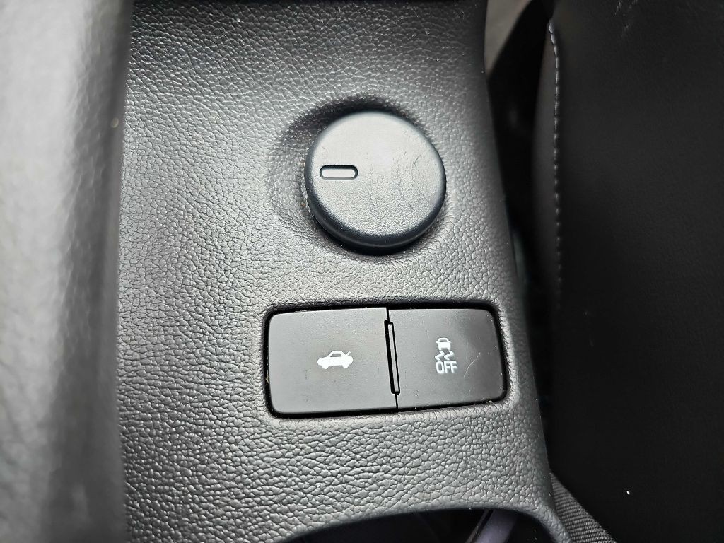 2016 Chevrolet Sonic Image 36