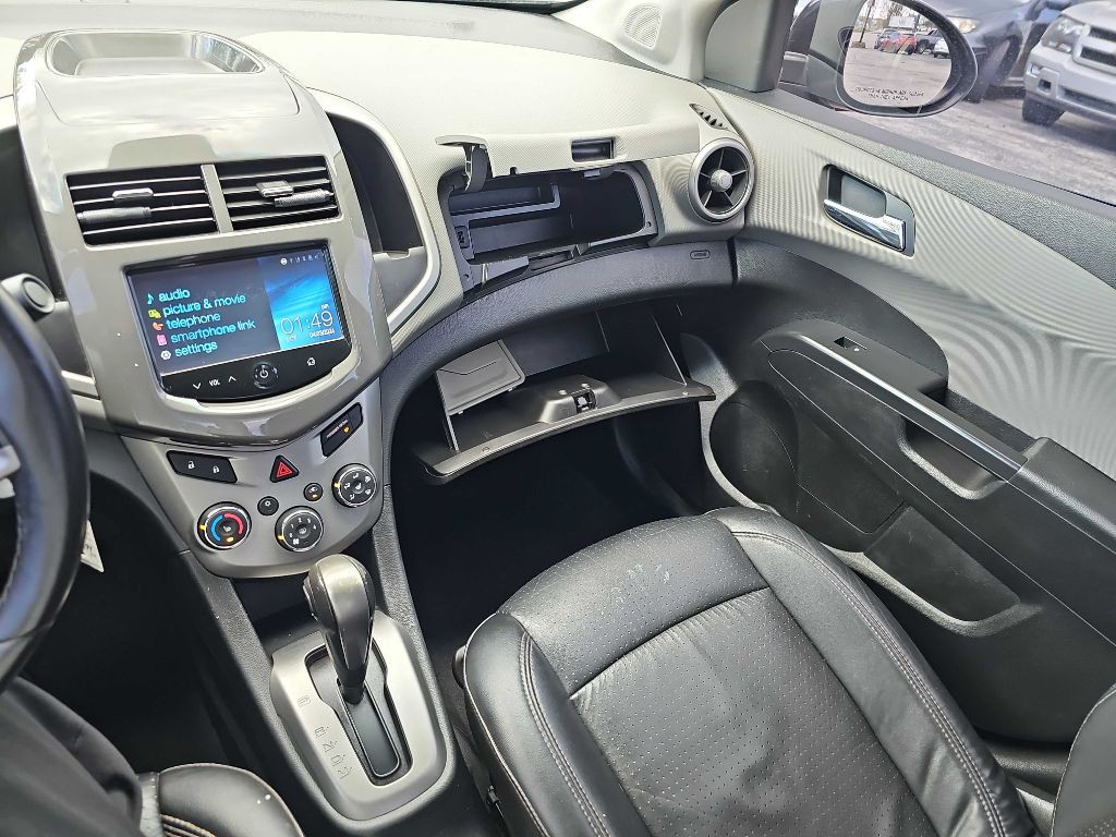 2016 Chevrolet Sonic Image 37