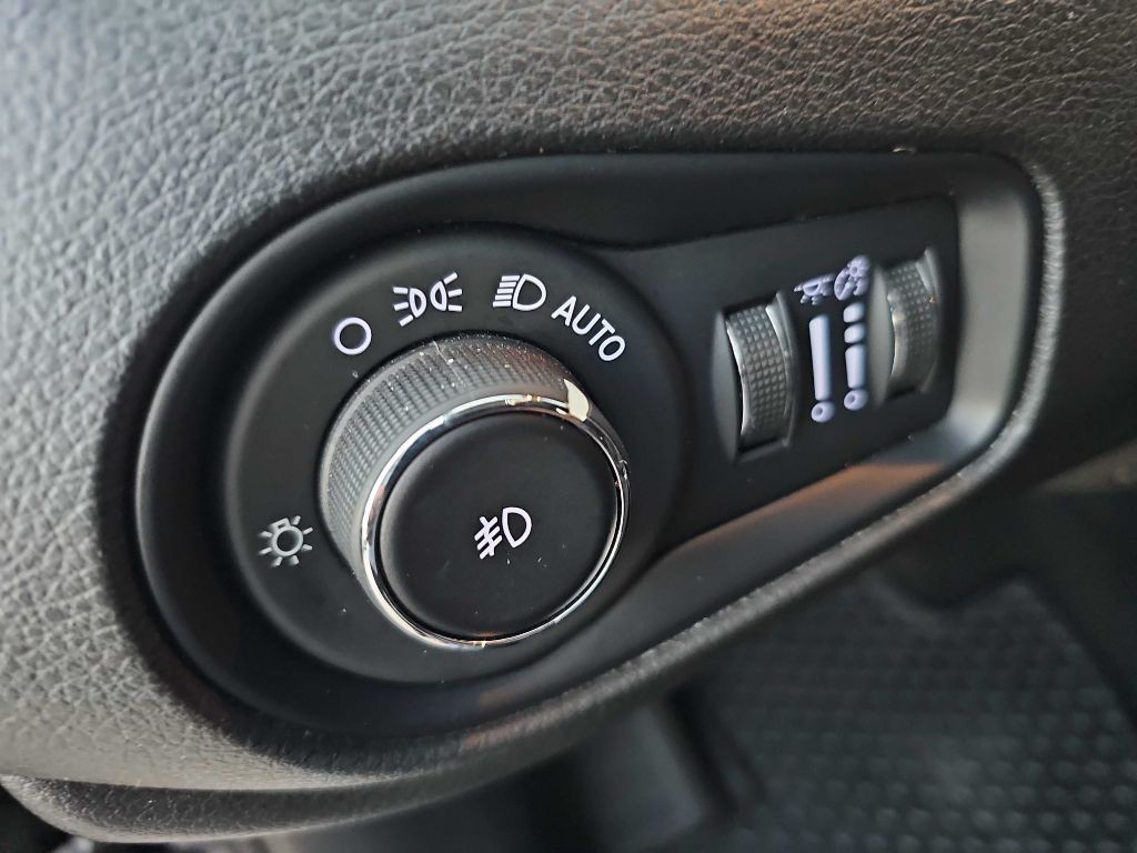 2018 Jeep Renegade Image 30