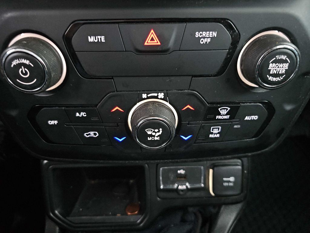 2018 Jeep Renegade Image 42