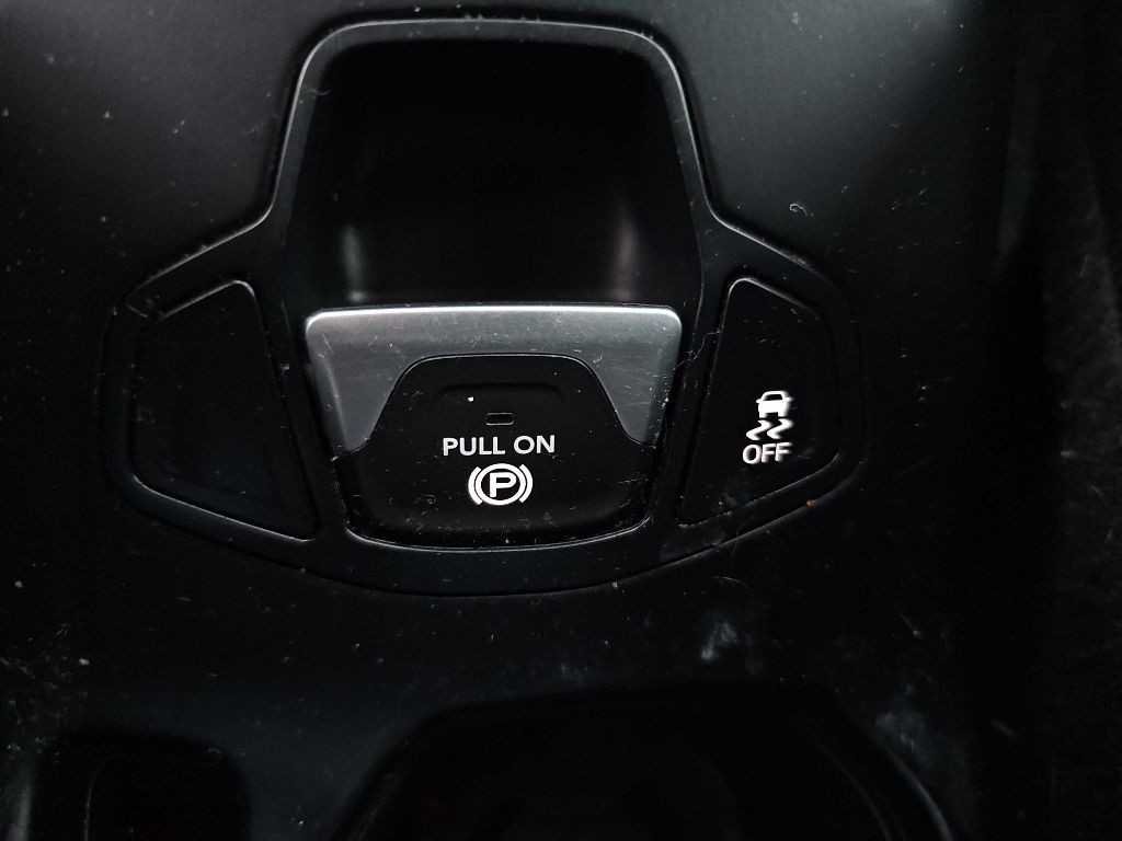 2018 Jeep Renegade Image 46