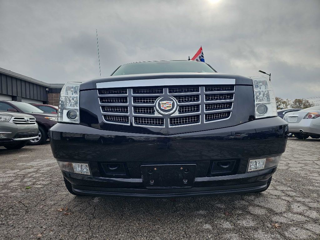 2013 Cadillac Escalade Image 6