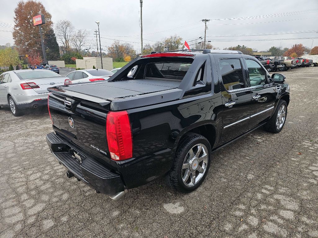 2013 Cadillac Escalade Image 8