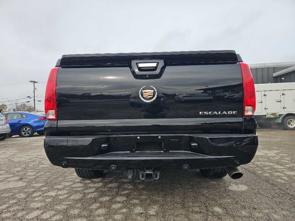 2013 Cadillac Escalade Image 11