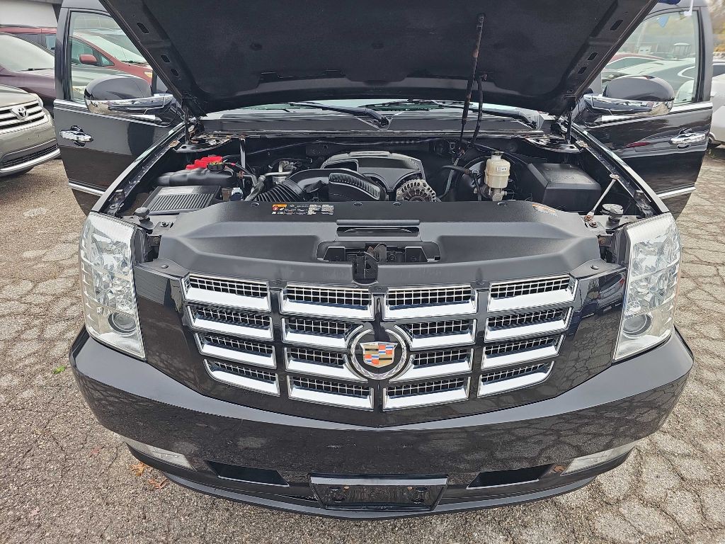 2013 Cadillac Escalade Image 31
