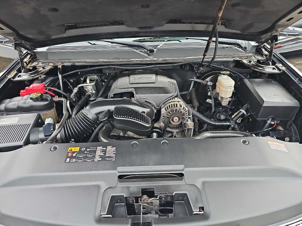 2013 Cadillac Escalade Image 32