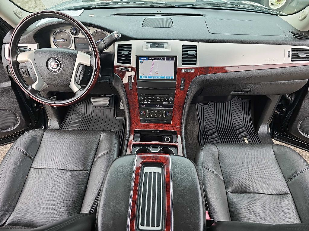 2013 Cadillac Escalade Image 39