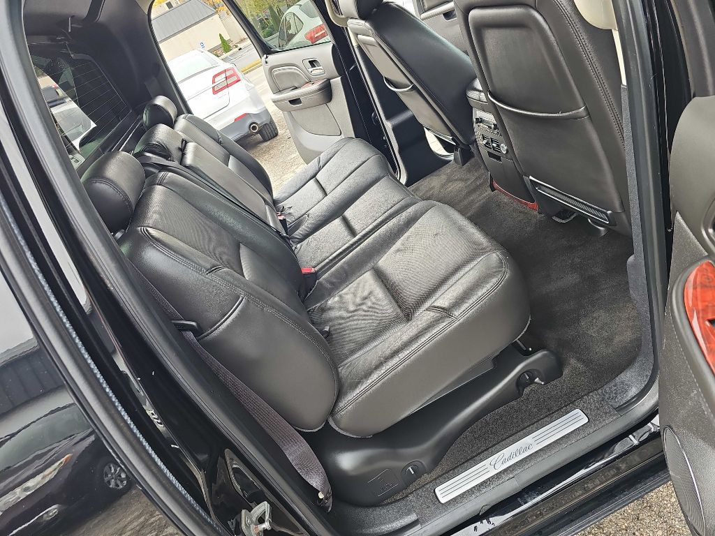 2013 Cadillac Escalade Image 40