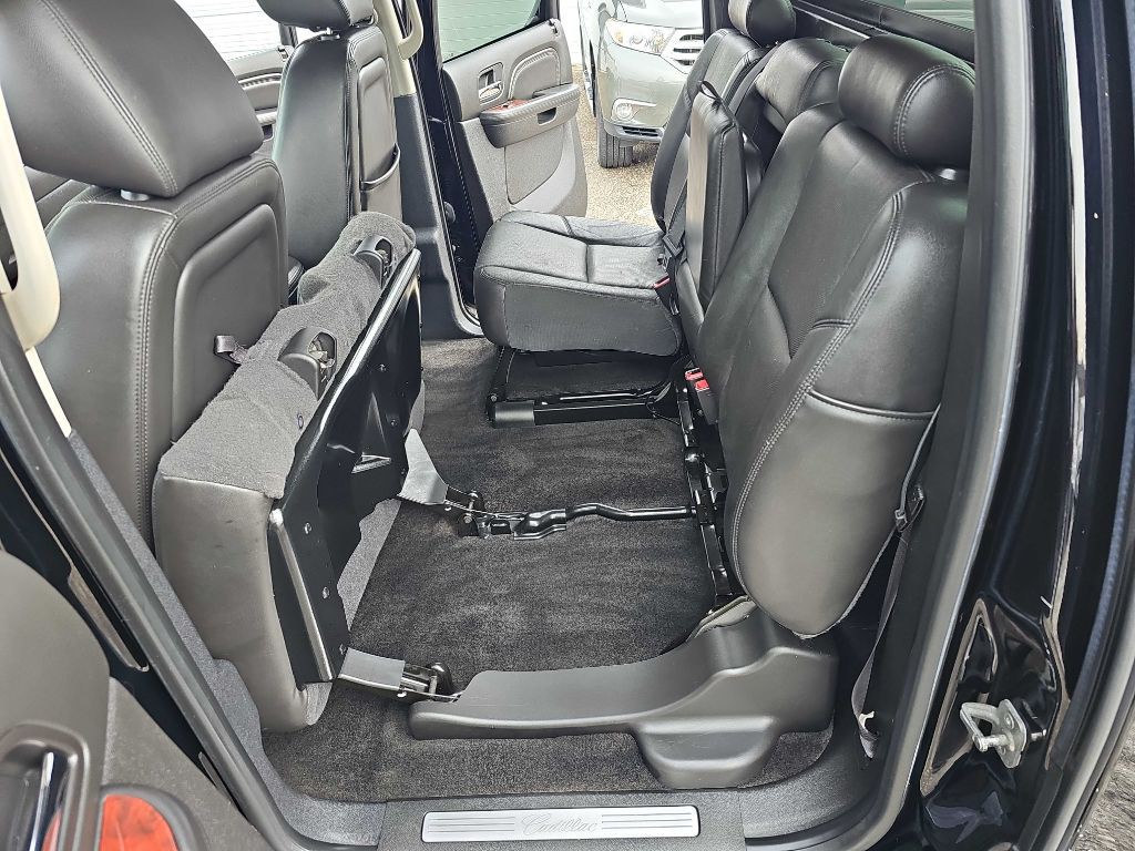 2013 Cadillac Escalade Image 44