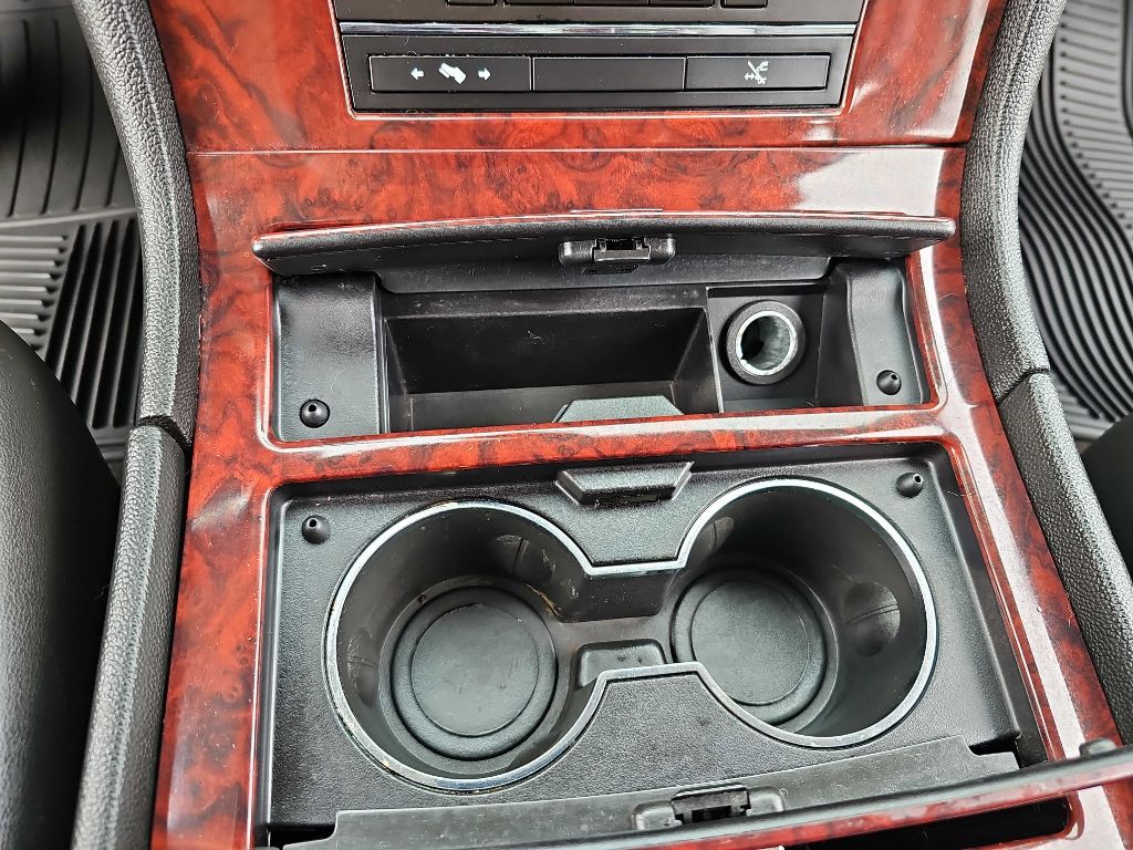 2013 Cadillac Escalade Image 60