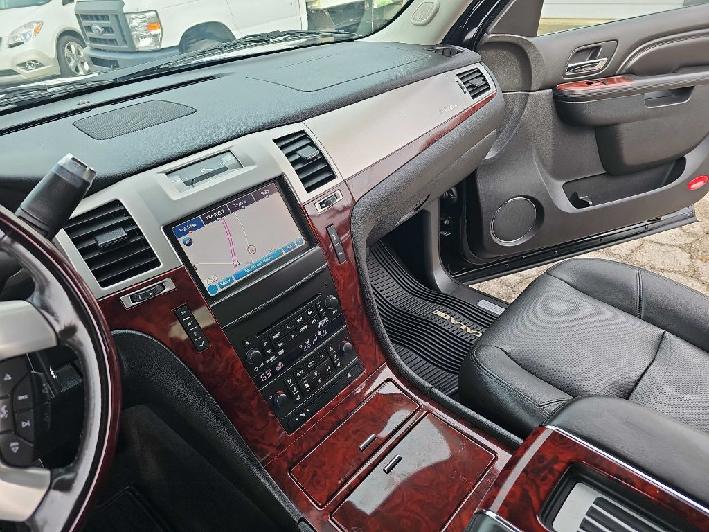 2013 Cadillac Escalade Image 72