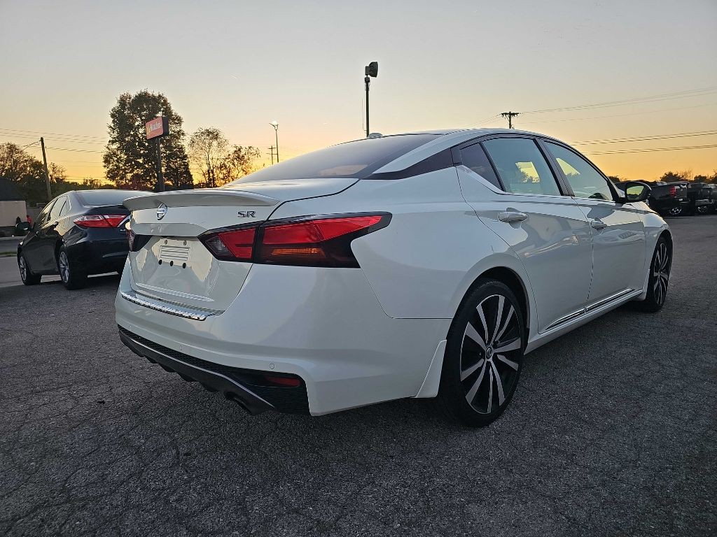 2020 Nissan Altima Image 8