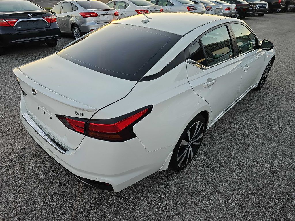2020 Nissan Altima Image 9