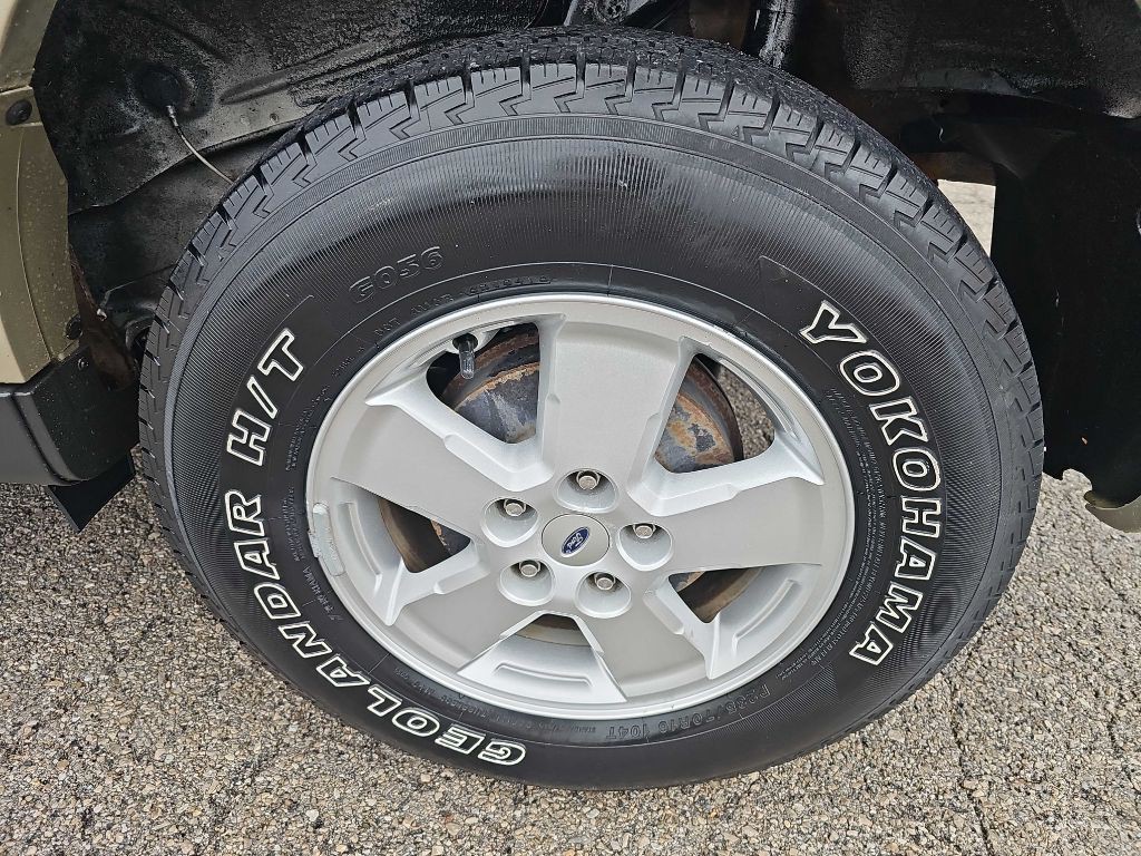 2011 Ford Escape Image 16