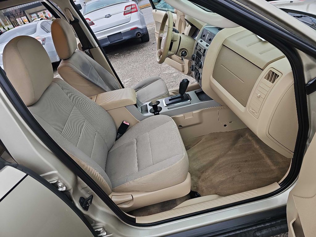 2011 Ford Escape Image 23