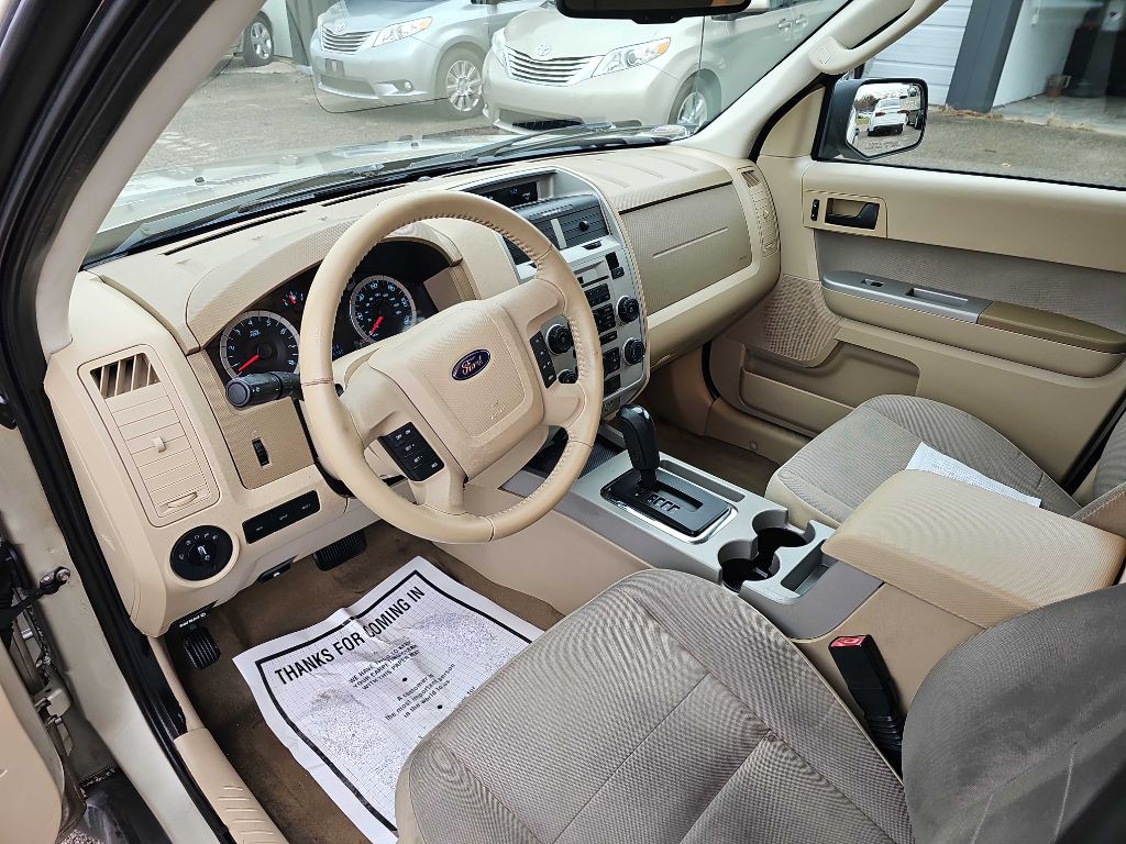 2011 Ford Escape Image 24