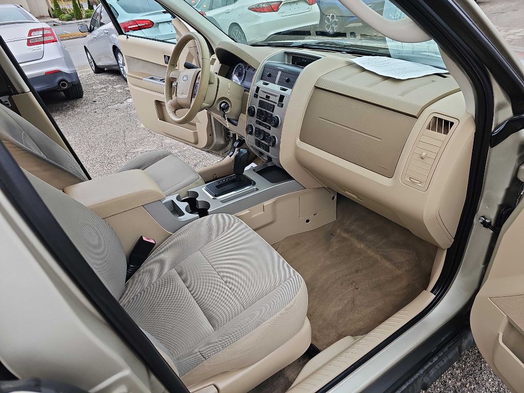 2011 Ford Escape Image 25