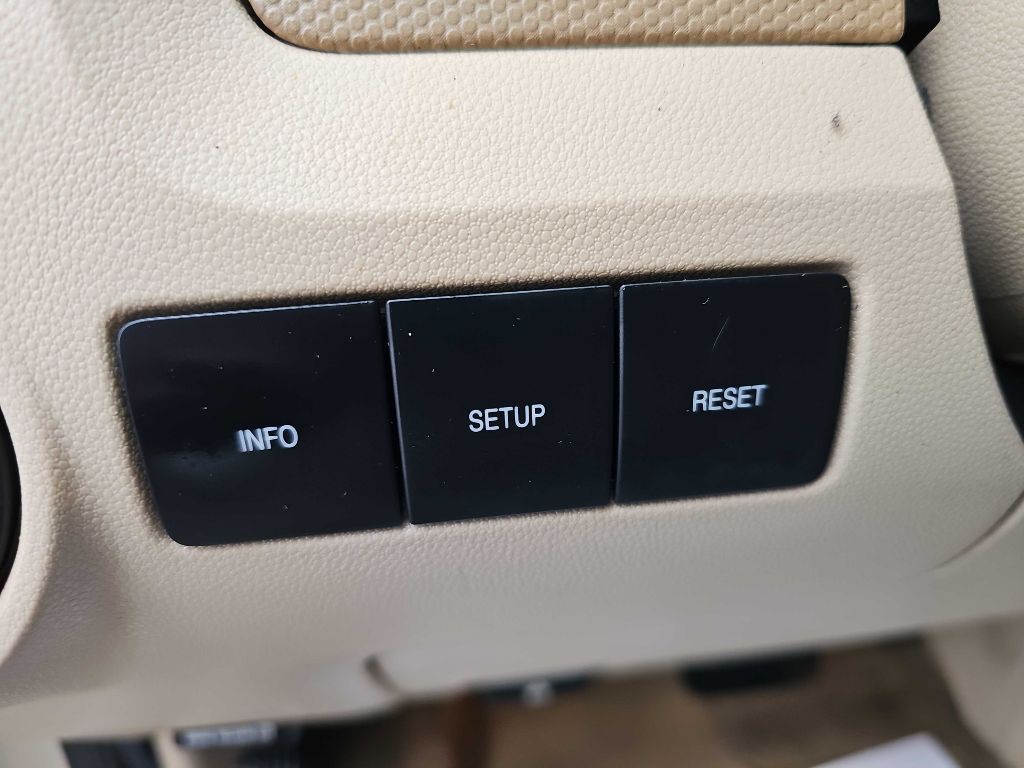 2011 Ford Escape Image 34