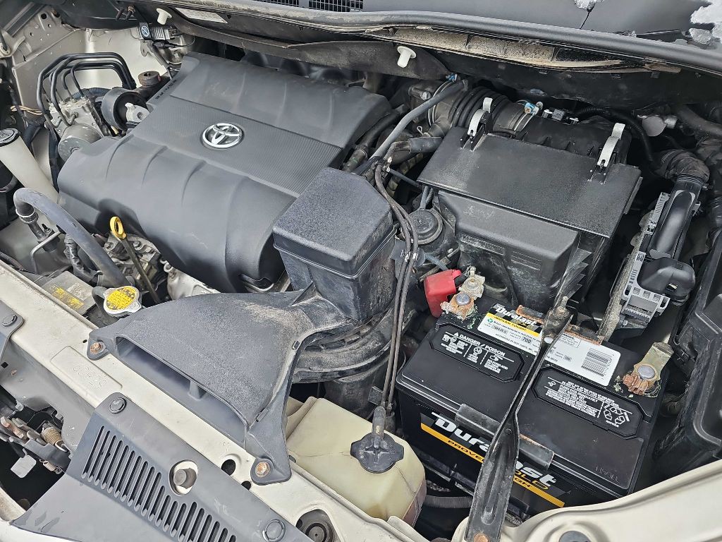2016 Toyota Sienna Image 18