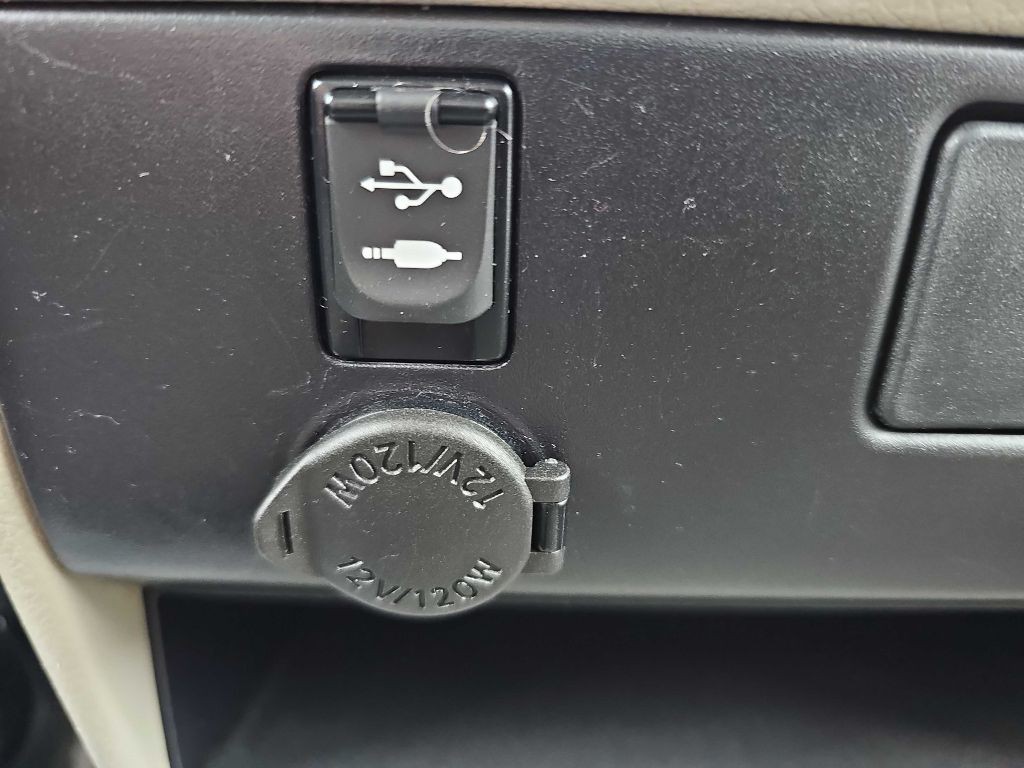 2016 Toyota Sienna Image 59