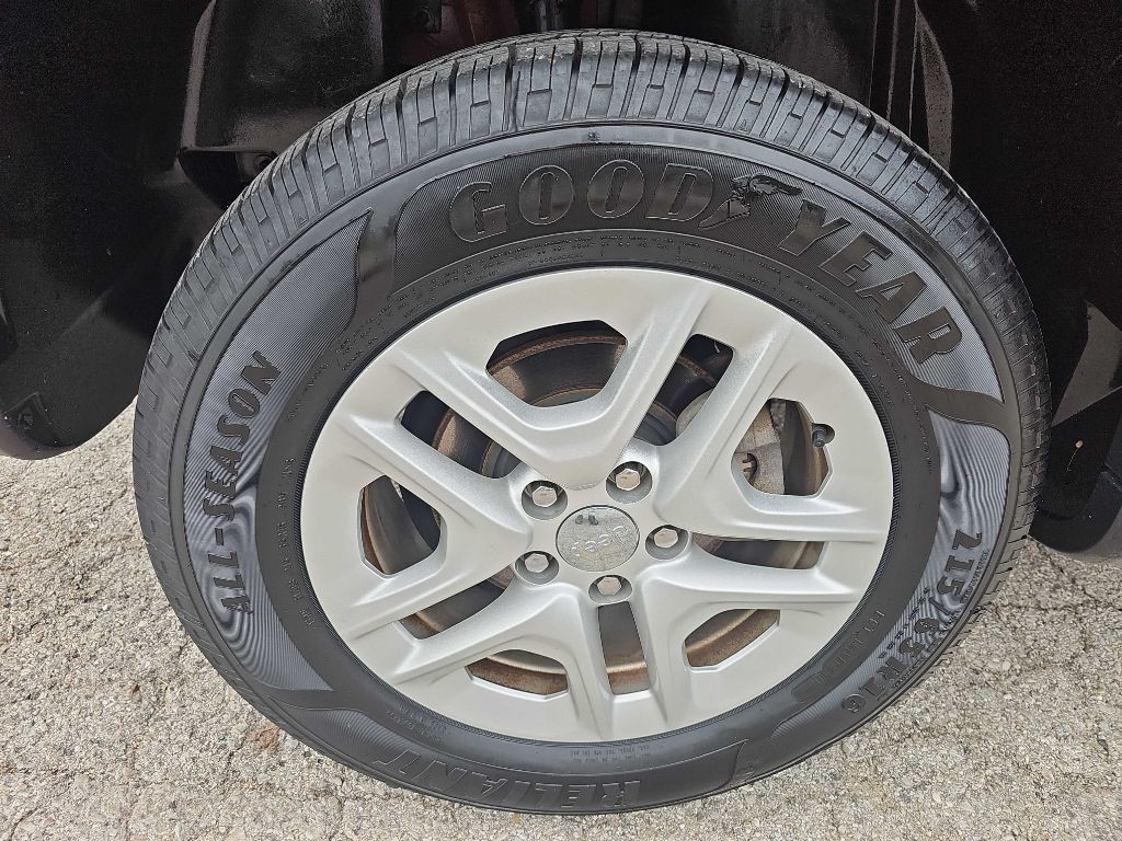 2017 Jeep Compass Image 15