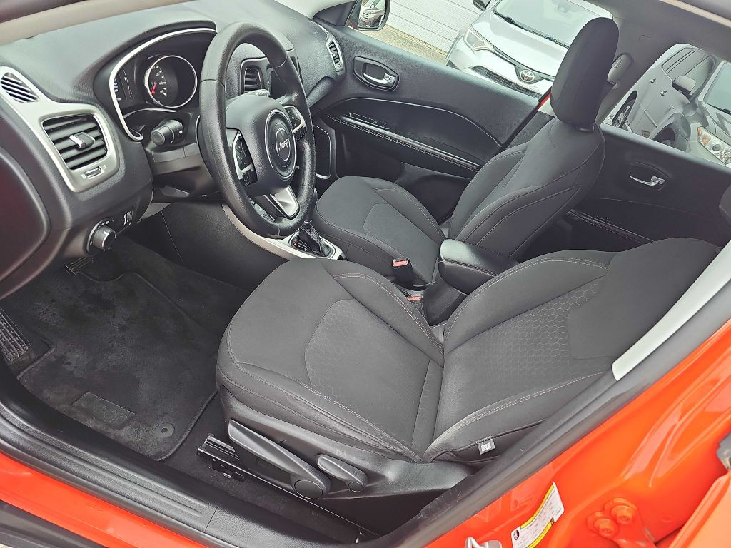 2017 Jeep Compass Image 24