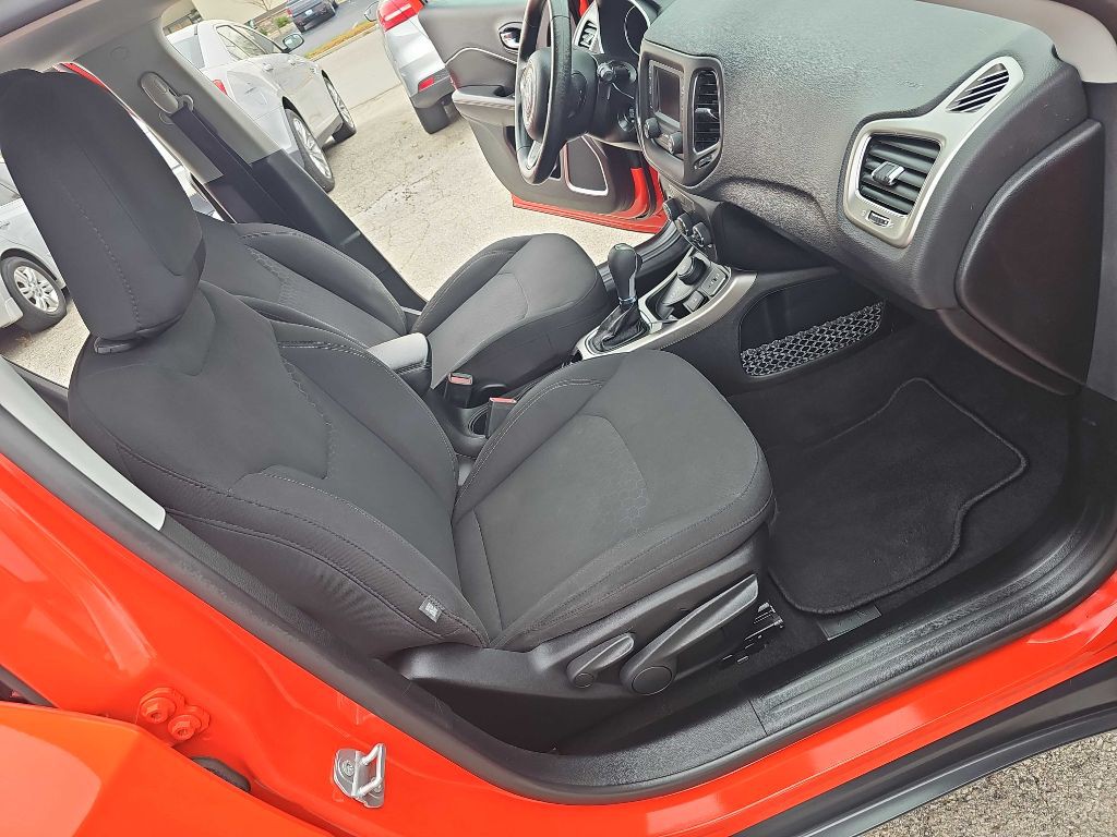 2017 Jeep Compass Image 26