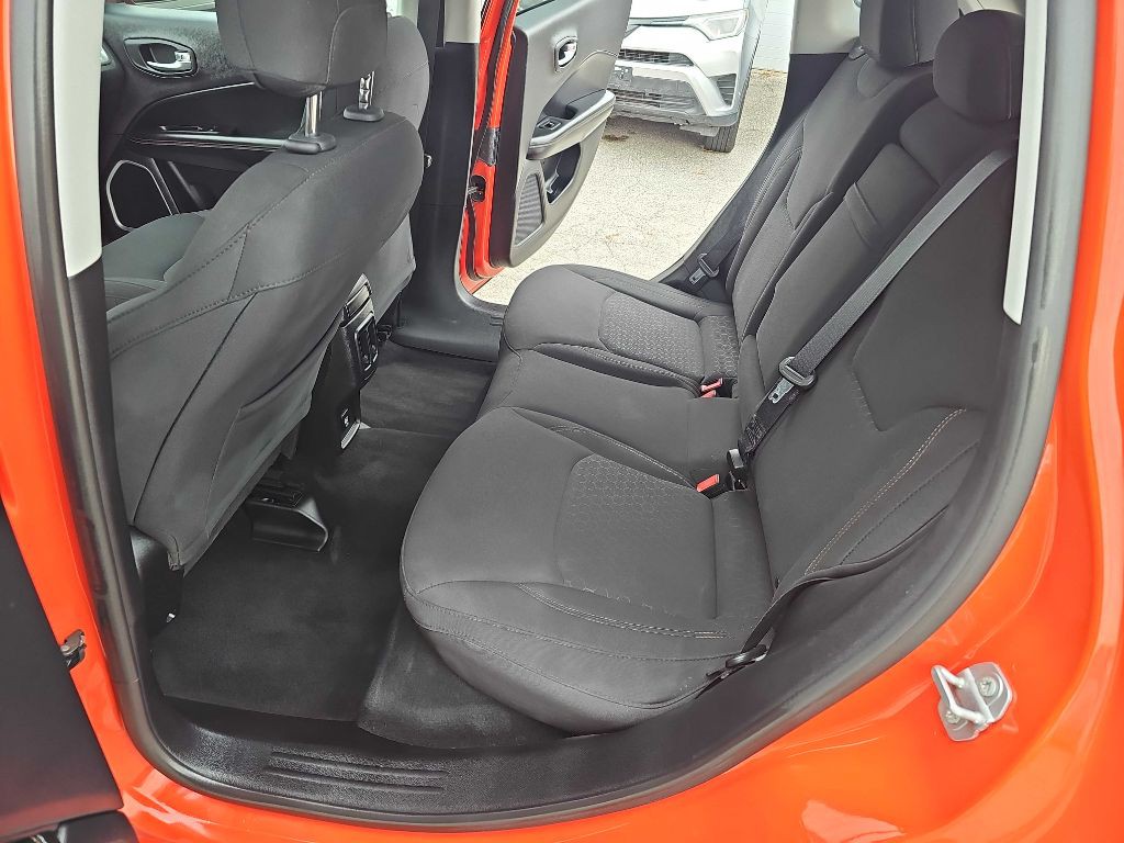 2017 Jeep Compass Image 29