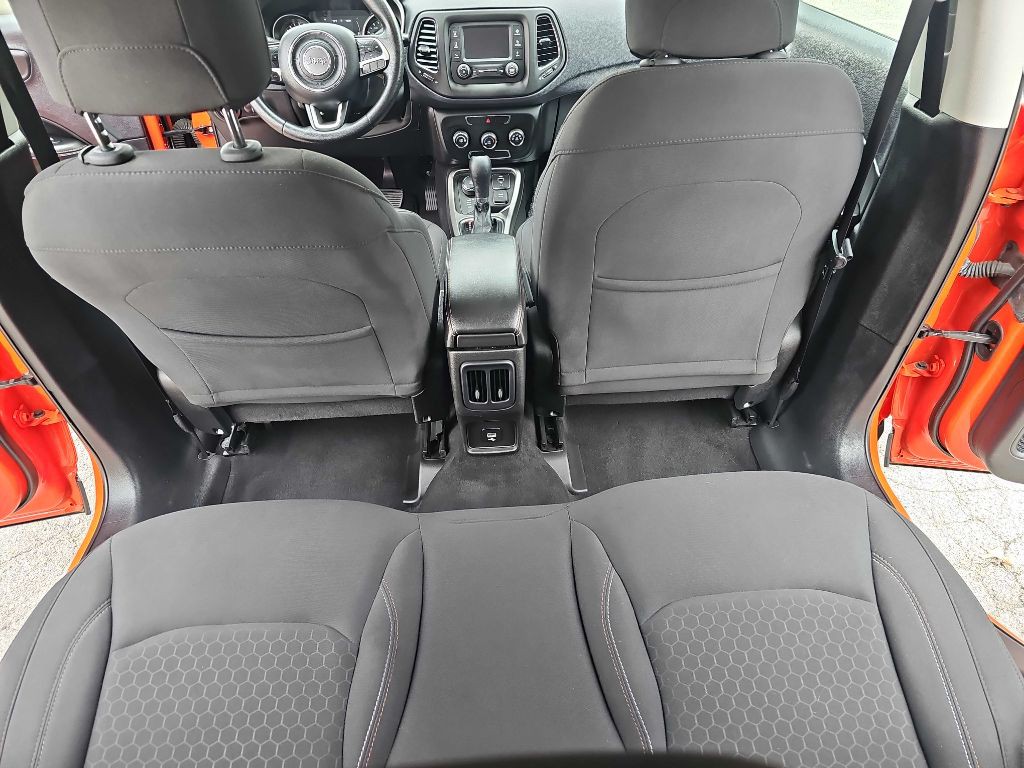 2017 Jeep Compass Image 30