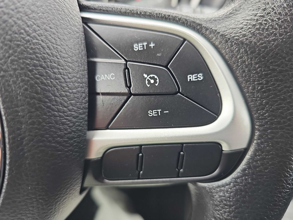 2017 Jeep Compass Image 41