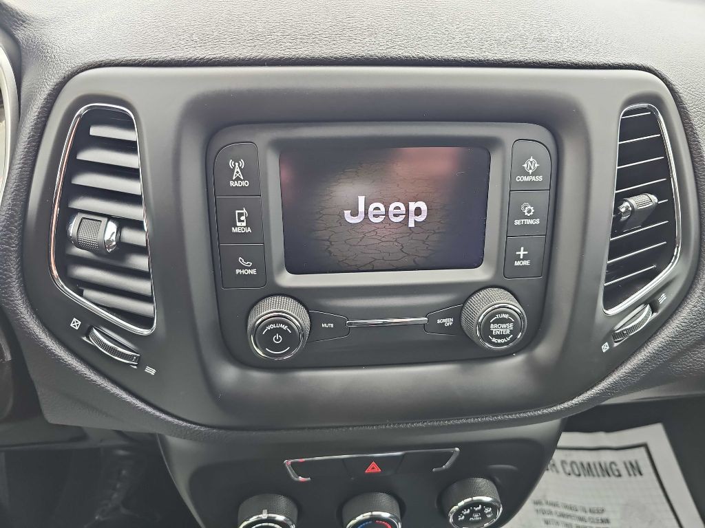 2017 Jeep Compass Image 46