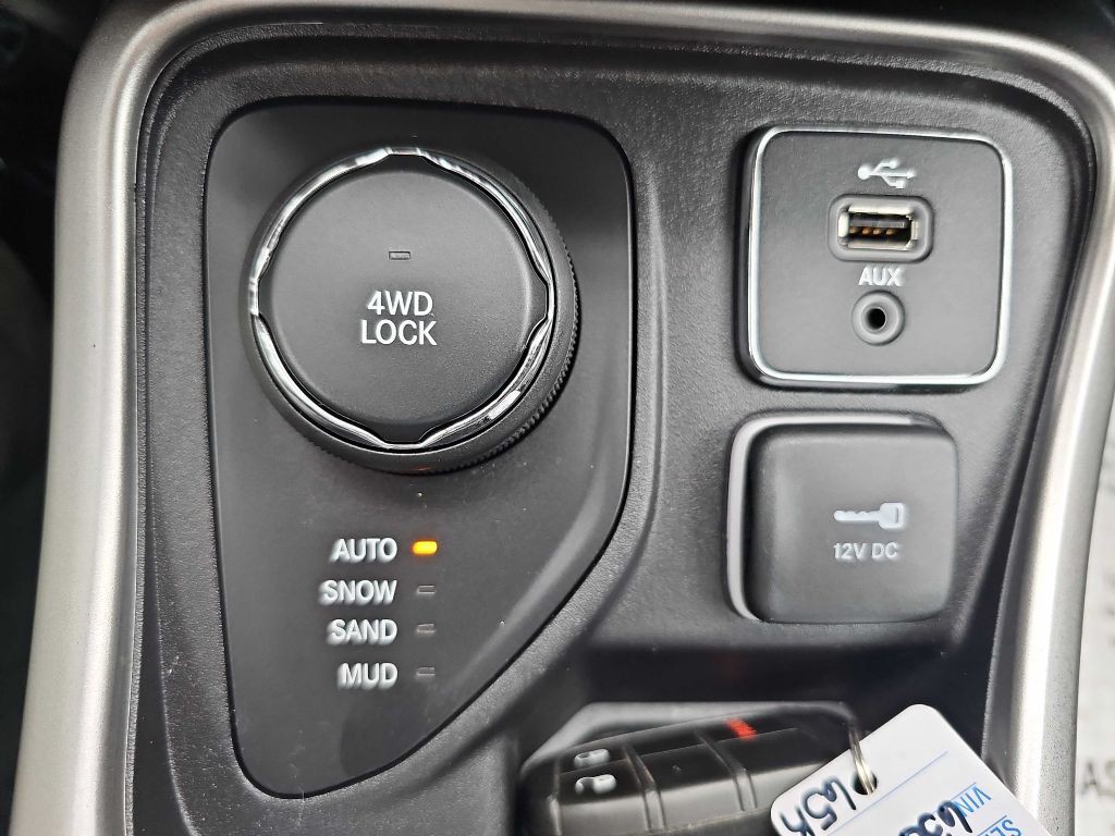 2017 Jeep Compass Image 50