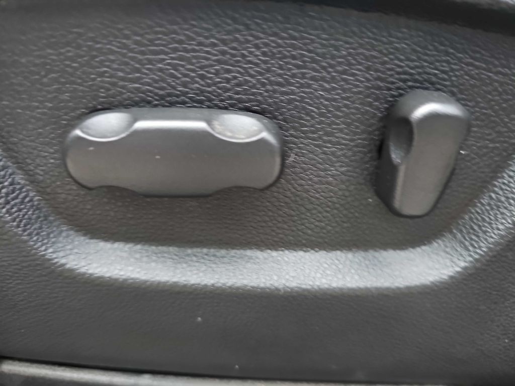 2014 Chevrolet Captiva Image 30