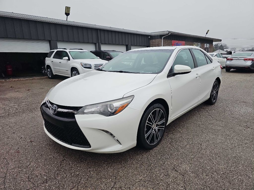 2016 Toyota Camry Image 1