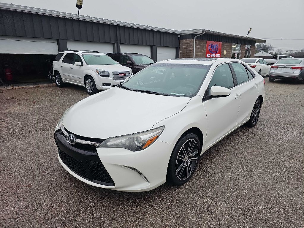 2016 Toyota Camry Image 2
