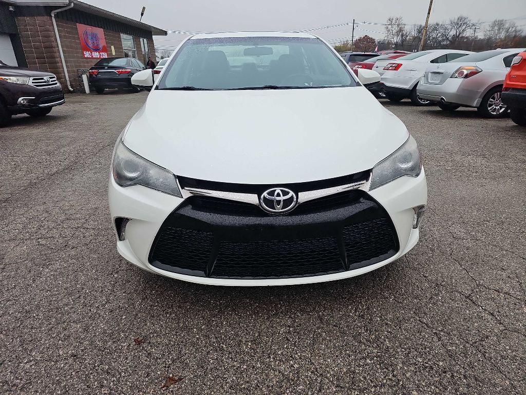 2016 Toyota Camry Image 3