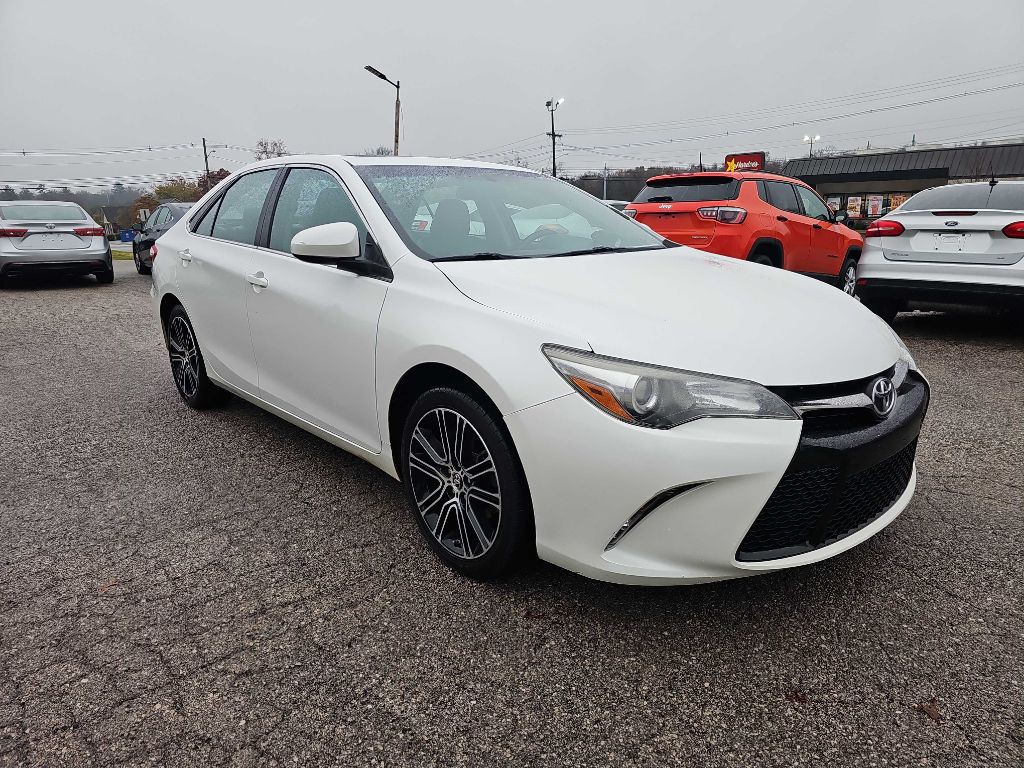 2016 Toyota Camry Image 4
