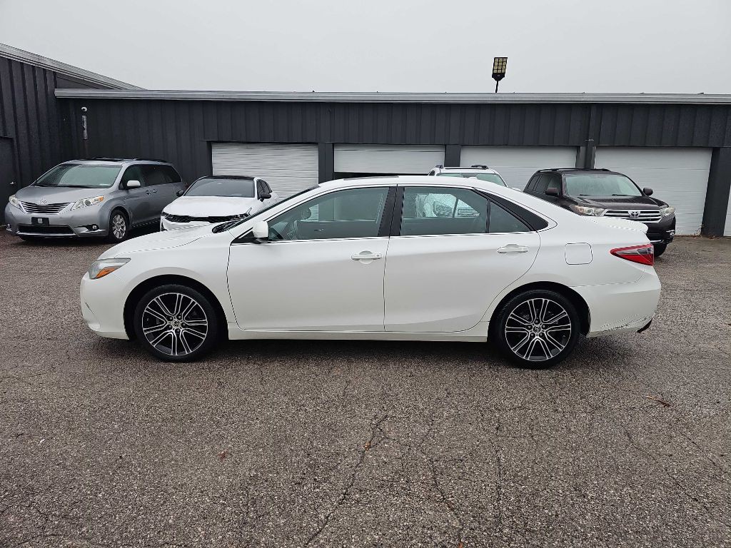 2016 Toyota Camry Image 13