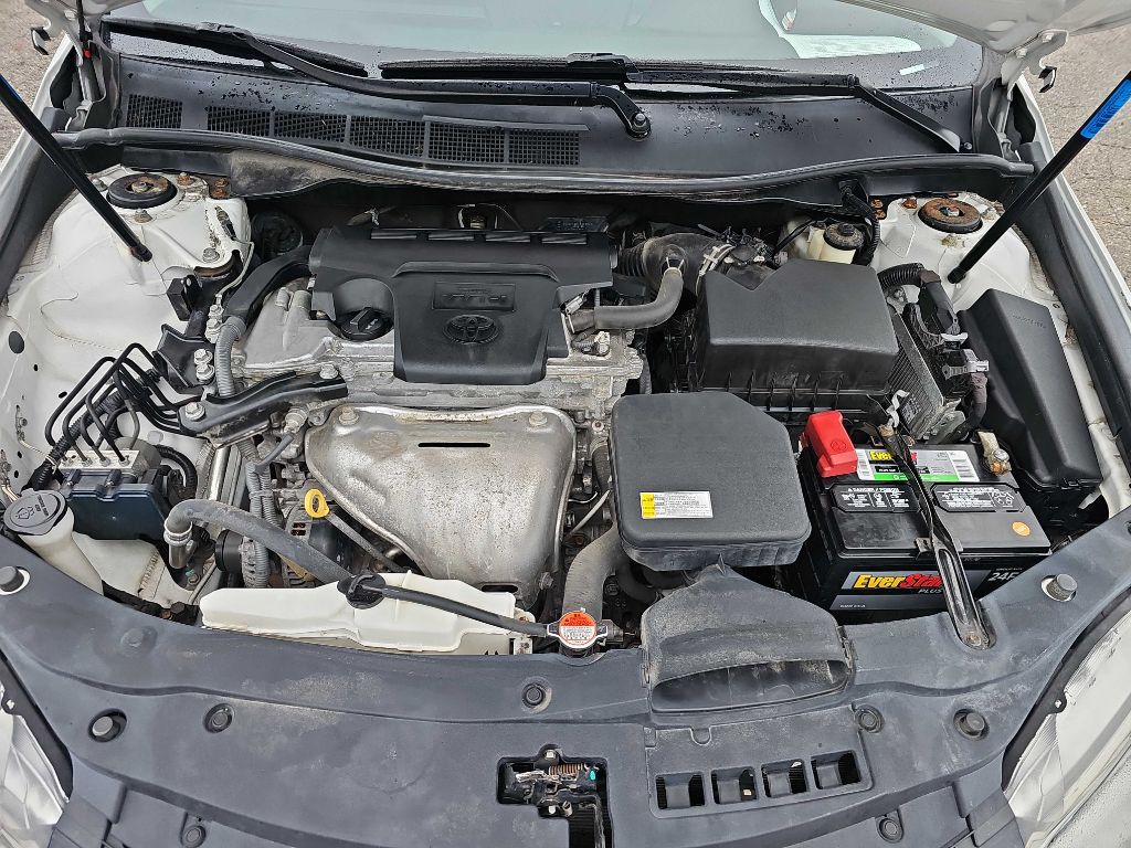 2016 Toyota Camry Image 23