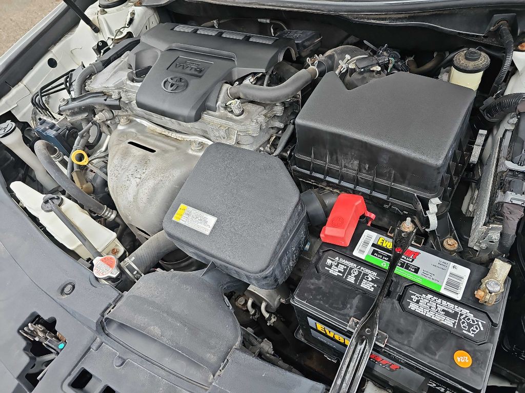 2016 Toyota Camry Image 24