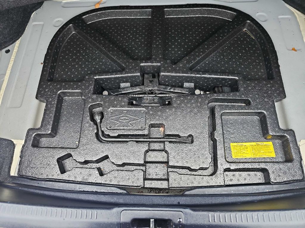 2016 Toyota Camry Image 36