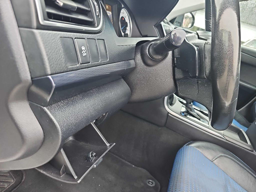 2016 Toyota Camry Image 39