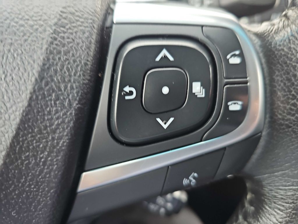 2016 Toyota Camry Image 40