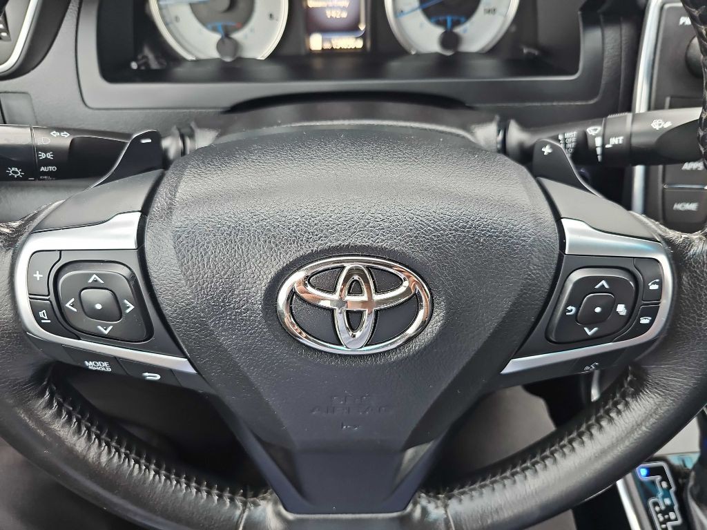 2016 Toyota Camry Image 42