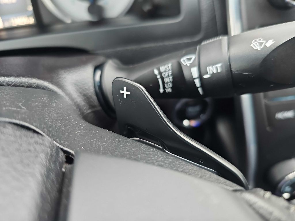 2016 Toyota Camry Image 43